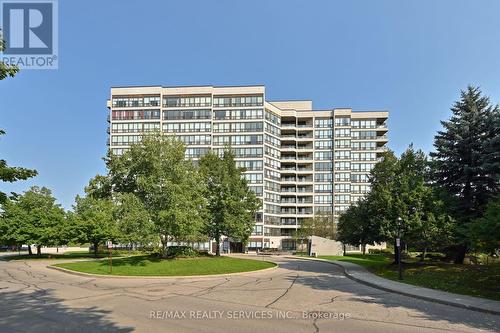 #1210 - 10 Laurelcrest Street, Brampton, ON - Outdoor