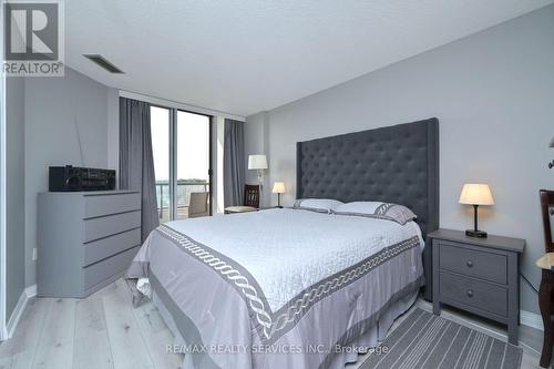 #1210 - 10 Laurelcrest Street, Brampton, ON - Indoor Photo Showing Bedroom