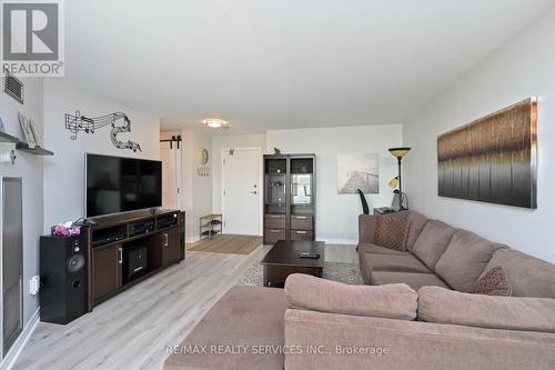 #1210 - 10 Laurelcrest Street, Brampton, ON - Indoor Photo Showing Living Room