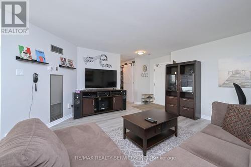 #1210 - 10 Laurelcrest Street, Brampton, ON - Indoor Photo Showing Living Room