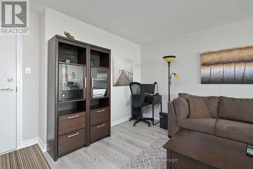 #1210 - 10 Laurelcrest Street, Brampton, ON - Indoor Photo Showing Living Room