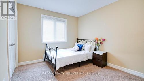 1085 S Wenige Drive, London, ON - Indoor Photo Showing Bedroom