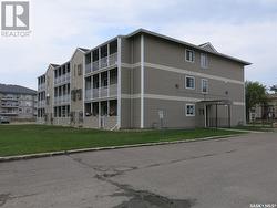 9 6585 Rochdale BOULEVARD  Regina, SK S4X 2Z1