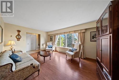 96 Strathmere Court, Greater Sudbury, ON - Indoor Photo Showing Living Room