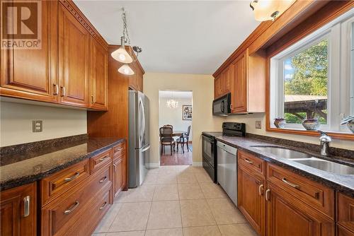 96 Strathmere Court, Greater Sudbury, ON - Indoor Photo Showing Kitchen With Double Sink