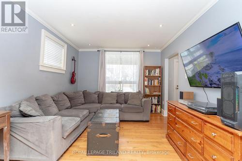 184 Wellington Street, St. Thomas, ON - Indoor Photo Showing Living Room