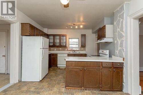 42 Balaclava Street, St. Thomas, ON - Indoor Photo Showing Kitchen