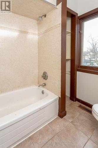 42 Balaclava Street, St. Thomas, ON - Indoor Photo Showing Bathroom