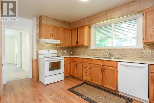 1866 Avalon Street, London, ON - Indoor Photo Showing Kitchen With Double Sink