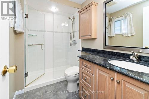 2054 Hunters Wood Drive, Burlington (Headon), ON - Indoor Photo Showing Bathroom