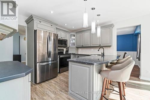 2054 Hunters Wood Drive, Burlington (Headon), ON - Indoor Photo Showing Kitchen With Stainless Steel Kitchen With Upgraded Kitchen