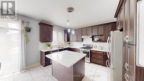 9 Pellegrino Road, Brampton, ON - Indoor Photo Showing Kitchen