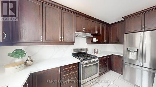 9 Pellegrino Road, Brampton, ON - Indoor Photo Showing Kitchen