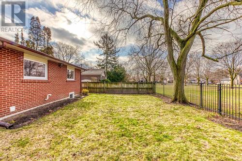 172 Arichat Road, Oakville, ON - Outdoor