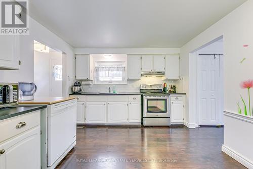 172 Arichat Road, Oakville, ON - Indoor Photo Showing Kitchen