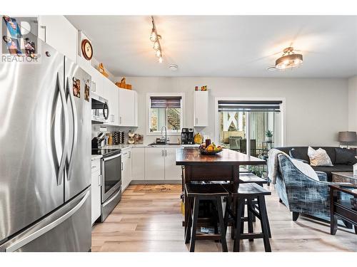 7188 Apex Drive, Vernon, BC - Indoor Photo Showing Kitchen With Stainless Steel Kitchen