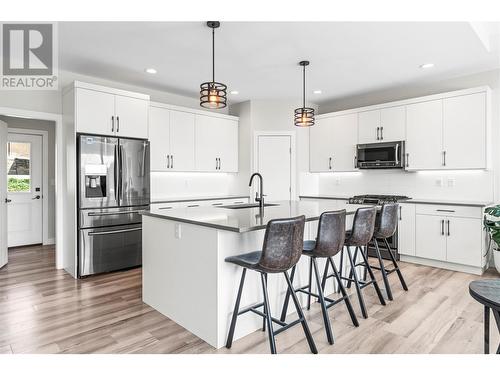 7188 Apex Drive, Vernon, BC - Indoor Photo Showing Kitchen With Stainless Steel Kitchen With Upgraded Kitchen