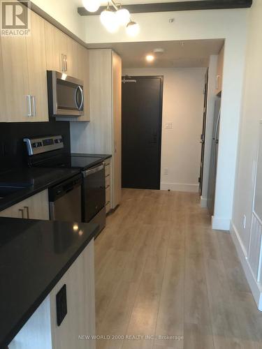 1811 - 145 Columbia Street, Waterloo, ON - Indoor Photo Showing Kitchen