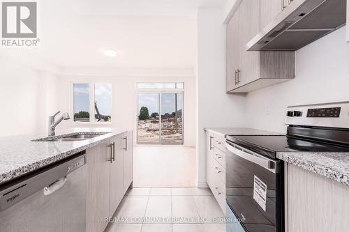 523 Worden Street, Cobourg, ON - Indoor Photo Showing Kitchen With Upgraded Kitchen