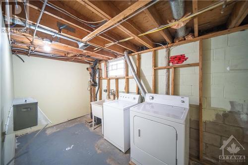 139 Felton Crescent, Russell, ON - Indoor Photo Showing Laundry Room