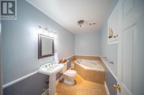 139 Felton Crescent, Russell, ON - Indoor Photo Showing Bathroom