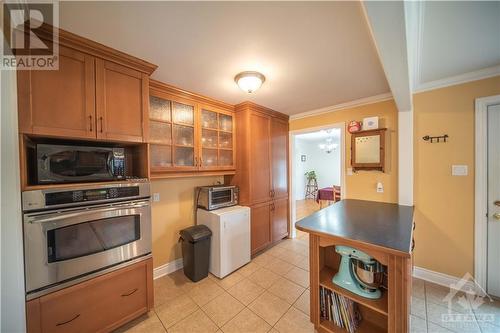 139 Felton Crescent, Russell, ON - Indoor Photo Showing Kitchen