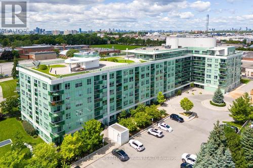 413 - 60 Fairfax Crescent, Toronto (Clairlea-Birchmount), ON - Outdoor With View