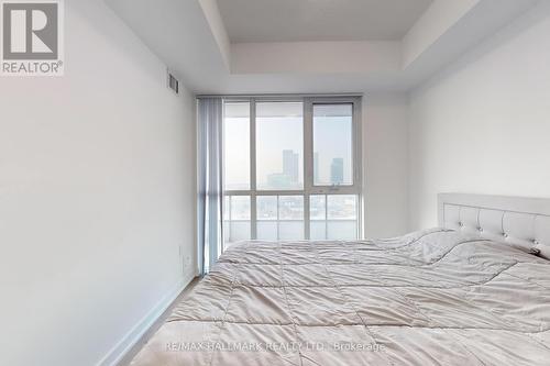 1611 - 38 Honeycrisp Crescent, Vaughan, ON - Indoor Photo Showing Bedroom