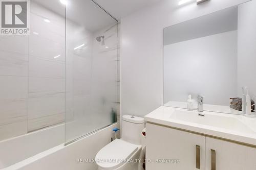 1611 - 38 Honeycrisp Crescent, Vaughan, ON - Indoor Photo Showing Bathroom