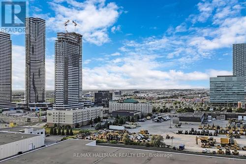 1611 - 38 Honeycrisp Crescent, Vaughan, ON - Outdoor With View