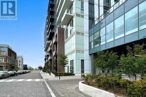 1611 - 38 Honeycrisp Crescent, Vaughan, ON - Outdoor