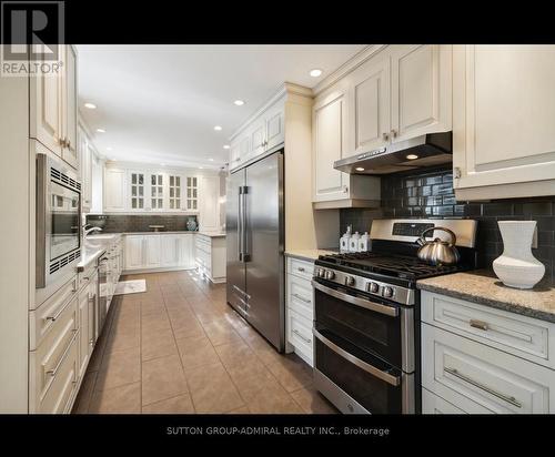 80 Marshall Street, Barrie (Allandale Heights), ON - Indoor Photo Showing Kitchen With Upgraded Kitchen