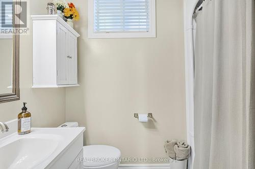 22 Patterson Place, Barrie, ON - Indoor Photo Showing Bathroom