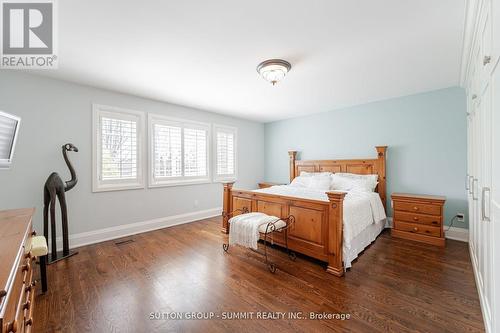 1065 Halliday Avenue, Mississauga, ON - Indoor Photo Showing Bedroom