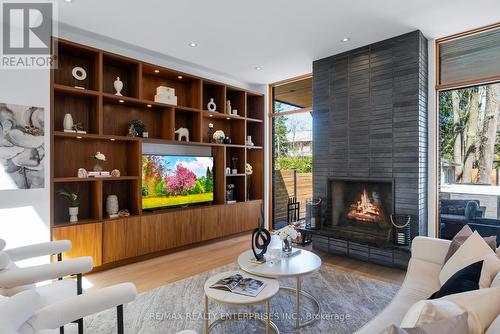 1217 Mona Road, Mississauga, ON - Indoor Photo Showing Living Room With Fireplace