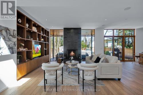 1217 Mona Road, Mississauga, ON - Indoor Photo Showing Living Room