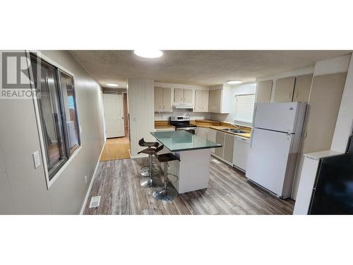 7261 Moose Road, Prince George, BC - Indoor Photo Showing Kitchen