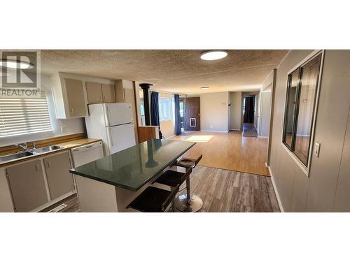 7261 Moose Road, Prince George, BC - Indoor Photo Showing Kitchen With Double Sink