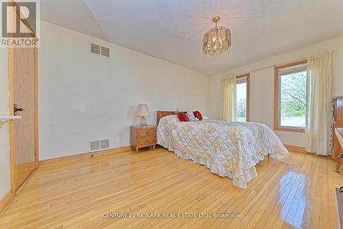 9 Princess Andrea Court, Brampton, ON - Indoor Photo Showing Bedroom