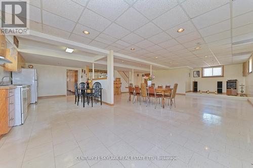 9 Princess Andrea Court, Brampton, ON - Indoor