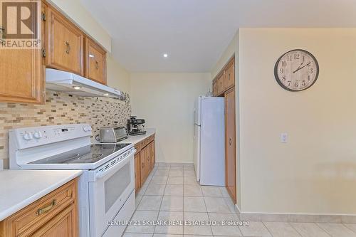 9 Princess Andrea Court, Brampton, ON - Indoor Photo Showing Kitchen