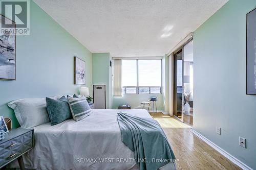 1009 - 310 Mill Street S, Brampton (Brampton South), ON - Indoor Photo Showing Bedroom