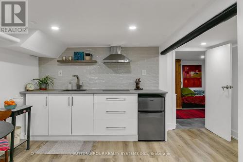 39 Mayfield Avenue, Toronto (High Park-Swansea), ON - Indoor Photo Showing Kitchen With Upgraded Kitchen