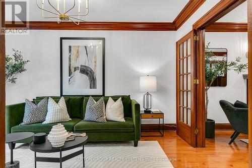 39 Mayfield Avenue, Toronto (High Park-Swansea), ON - Indoor Photo Showing Living Room