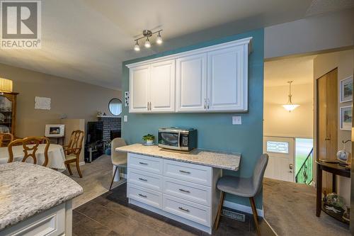 7668 Lemoyne Drive, Prince George, BC - Indoor Photo Showing Kitchen With Double Sink