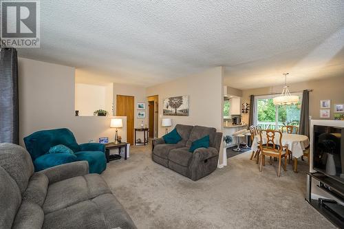 7668 Lemoyne Drive, Prince George, BC - Indoor Photo Showing Living Room