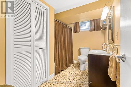 12 Shirebrook Court, Brampton (Northwood Park), ON - Indoor Photo Showing Bathroom