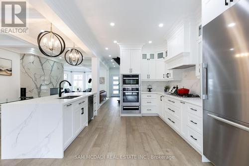 298 Keele Street, Toronto, ON - Indoor Photo Showing Kitchen With Double Sink With Upgraded Kitchen