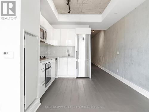 707 - 608 Richmond Street W, Toronto (Waterfront Communities), ON - Indoor Photo Showing Kitchen