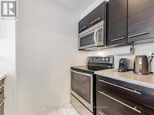 1102 - 39 Parliament Street, Toronto (Waterfront Communities), ON - Indoor Photo Showing Kitchen